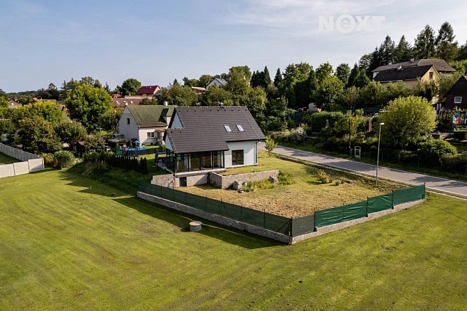 Prodej domu vila 200 m² pozemek 1058 m², Ujkovice