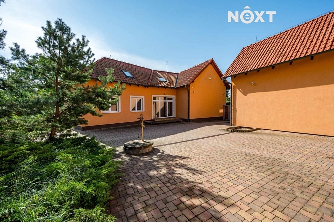 Prodej domu rodinný 200 m² pozemek 1010 m², Střední, Měšice