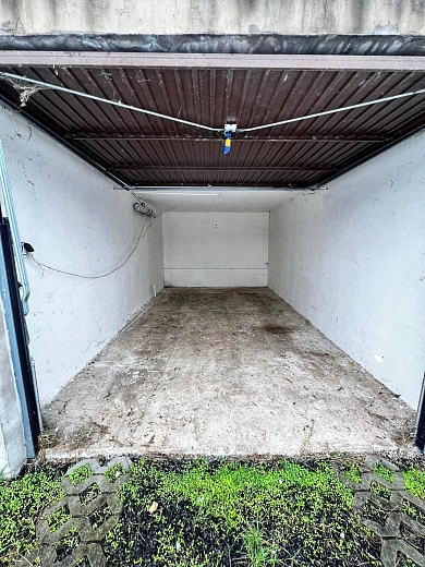 Pronájem prostor garáž 15 m², Novostrašnická, Praha-Strašnice